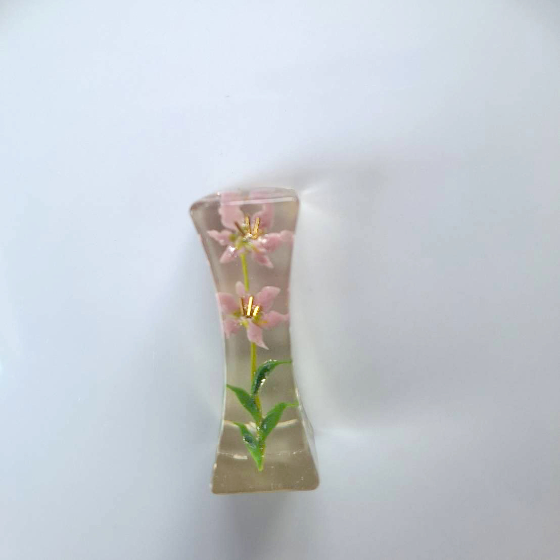 【可憐な輝き】姫百合のレジン箸置き ｜ ハンドメイド・上品な食卓を